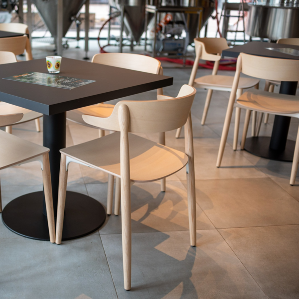Brauw-stoelen-tafel-600x600